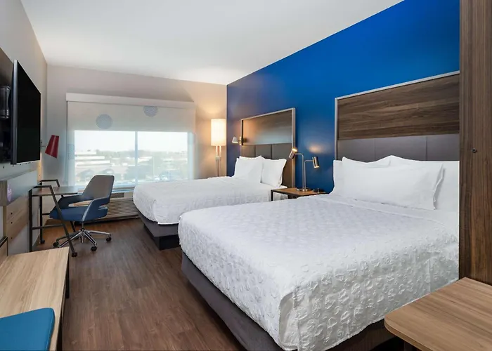 Hotel Tru By Hilton Chicago Naperville